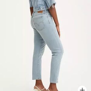 Light Wash Wedgie Levi’s